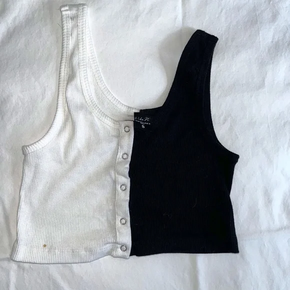 vibe n' | Tops | Half Black Half White Color Block Cropped